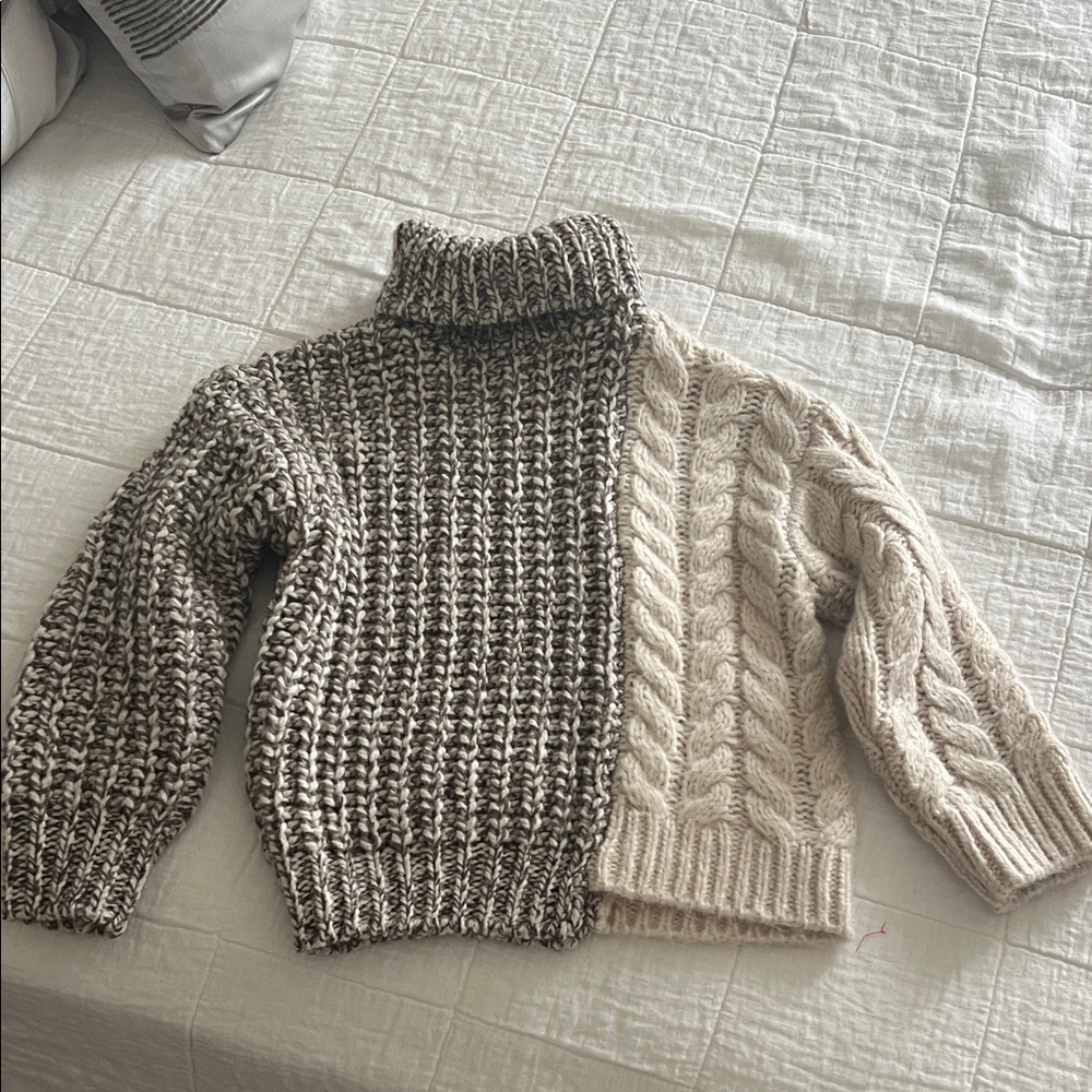 Zara Two-Tone Knit Turtleneck Sweater - Black and Cream NEW without tag